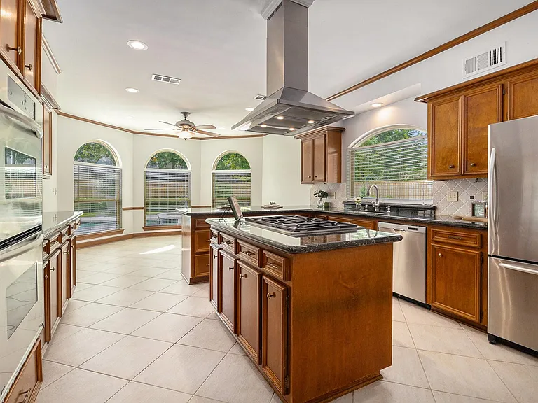 8007 Vintage Creek Dr — Photo 8