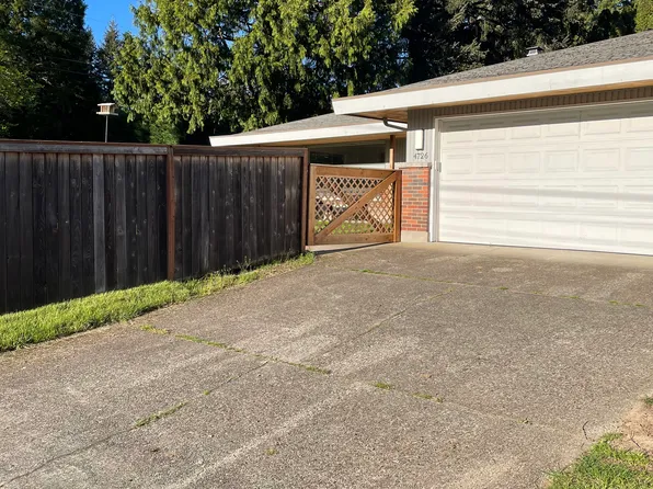 4726 108th Ave NE, Kirkland, WA 98033