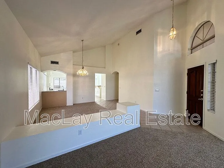 1667 S Sycamore Pl — Photo 5
