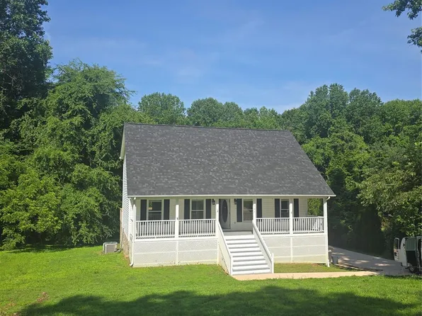 608 Sharon Dr, Statesville, NC 28625