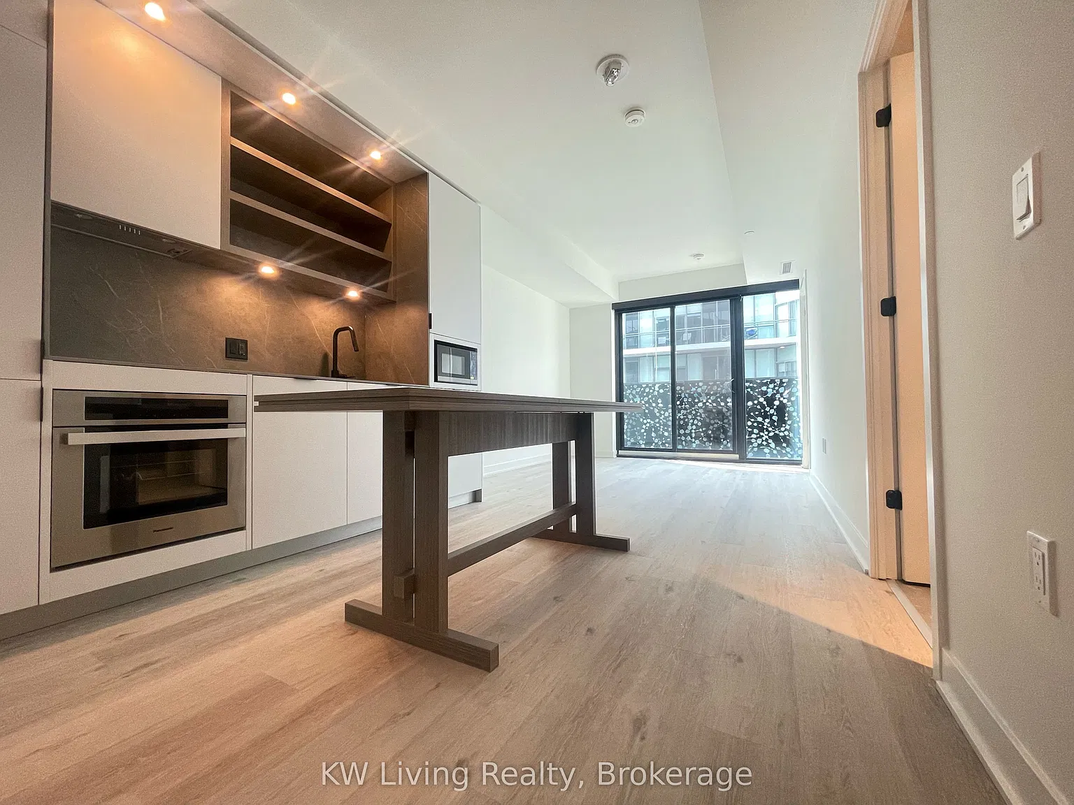 1 bed, $2,400 — Photo 4