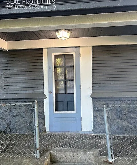 549 Logan St SE #D — Photo 3
