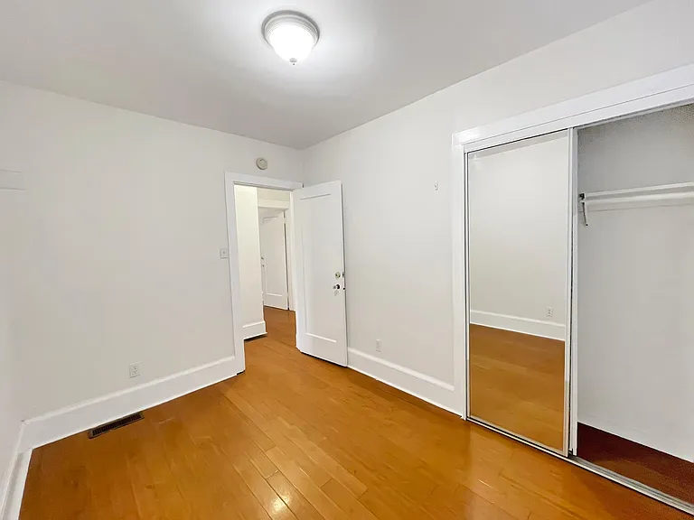 2450 Parker St — Photo 7
