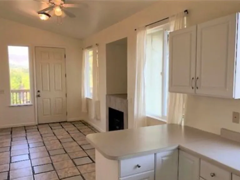 290 E Chestnut St #2 — Photo 6