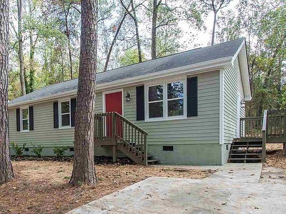 Front of house (2 front trees have recently been removed)