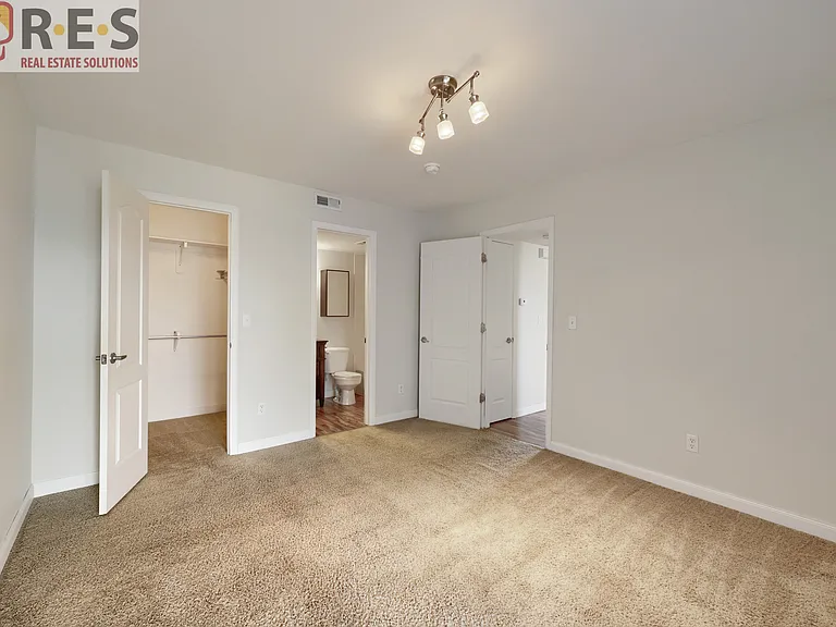 1631 S Deframe St #B8 — Photo 5