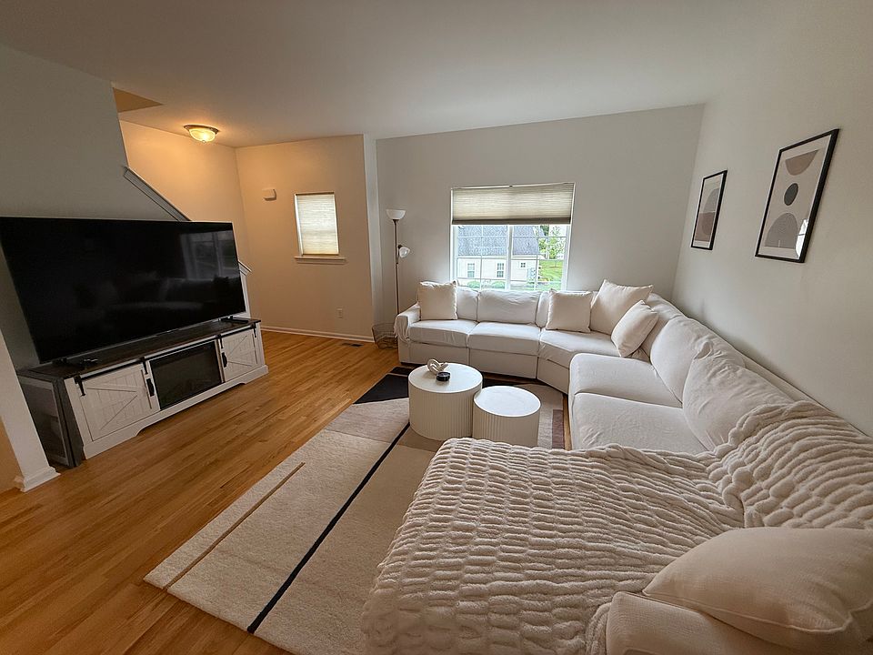 1st image of 154 Pepin Pl