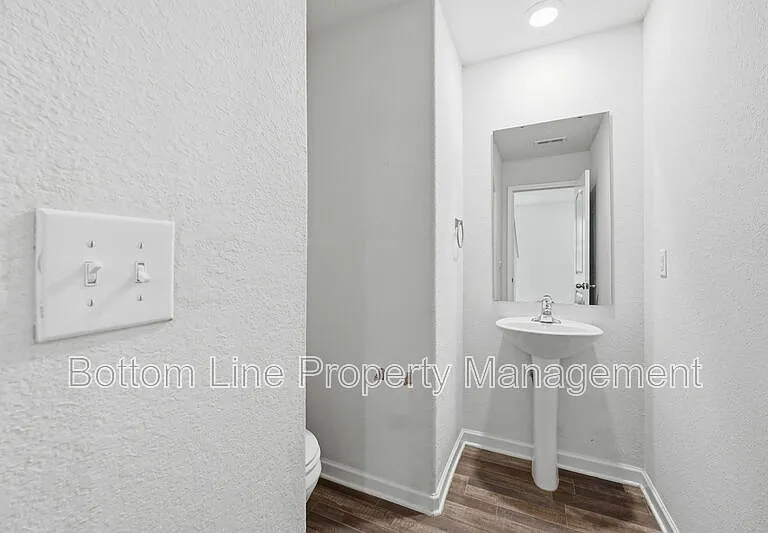 608 Frosty Way — Photo 44