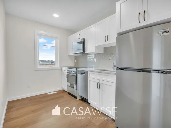 21039 25th Ave NW, Edmonton, AB