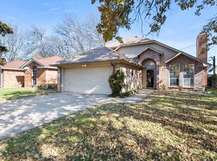 1302 Ivy Creek Dr, Mansfield, TX 76063