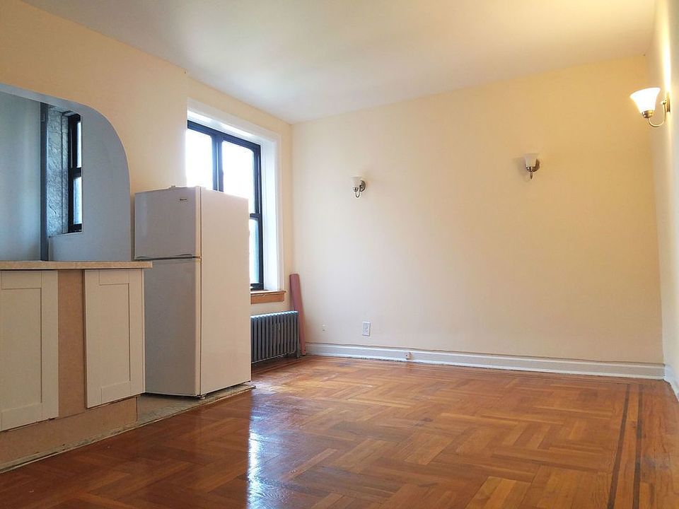 1st image of 4141 46th St APT 6L