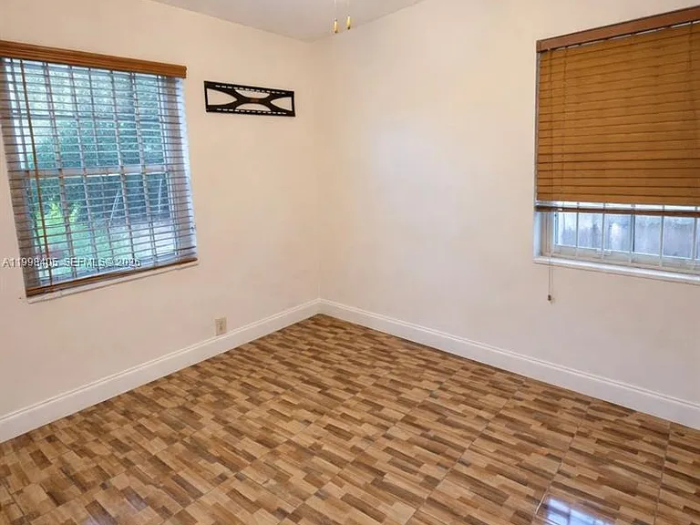 1831 Rutland St — Photo 7