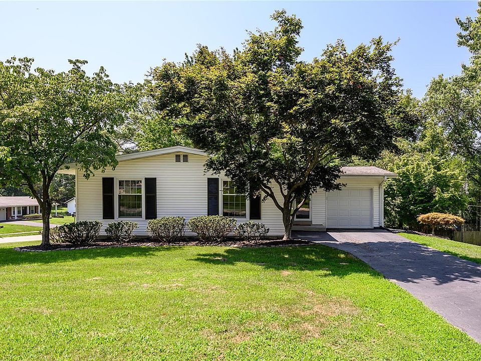 1st image of 1607 Fairhills Dr