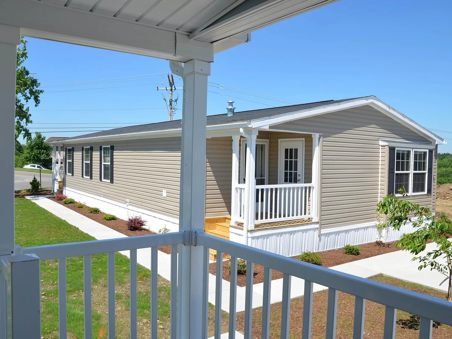 Colonial Heights — Photo 3