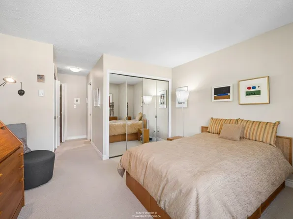 2419 W 1st Ave, Vancouver, BC V6K 1G5