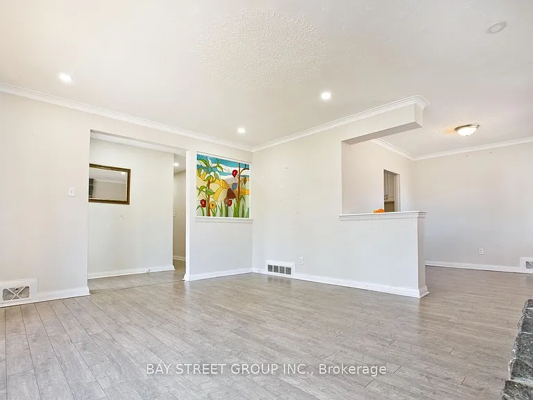 67 Elvaston Dr — Photo 8