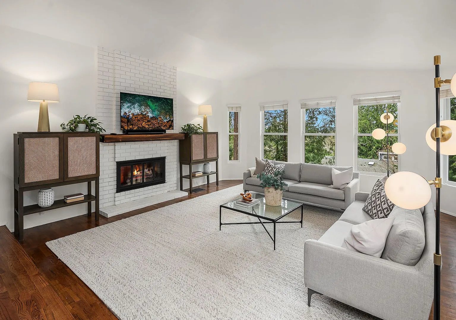 Modern Elegance Meets Island Living! |8475 SE 45th St | Mercer Island, WA 98040 4 Beds | 3 Baths ... — Photo 3
