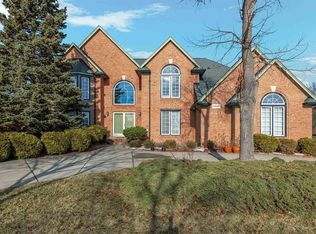 4885 Homestead Dr, Sterling Heights, MI 48314