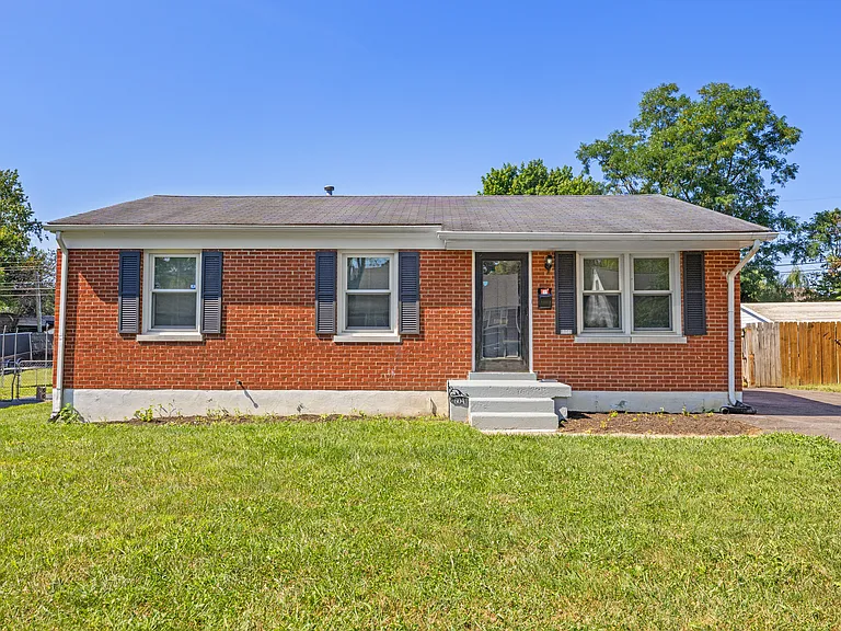 604 Hi Crest Dr — Photo 1