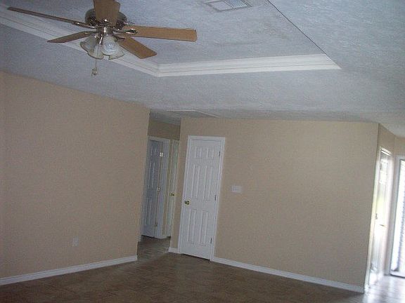 4th image of 7930 Windcastle Dr