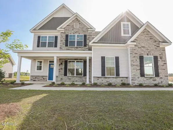 521 Misty Pond Dr, Hubert, NC 28539