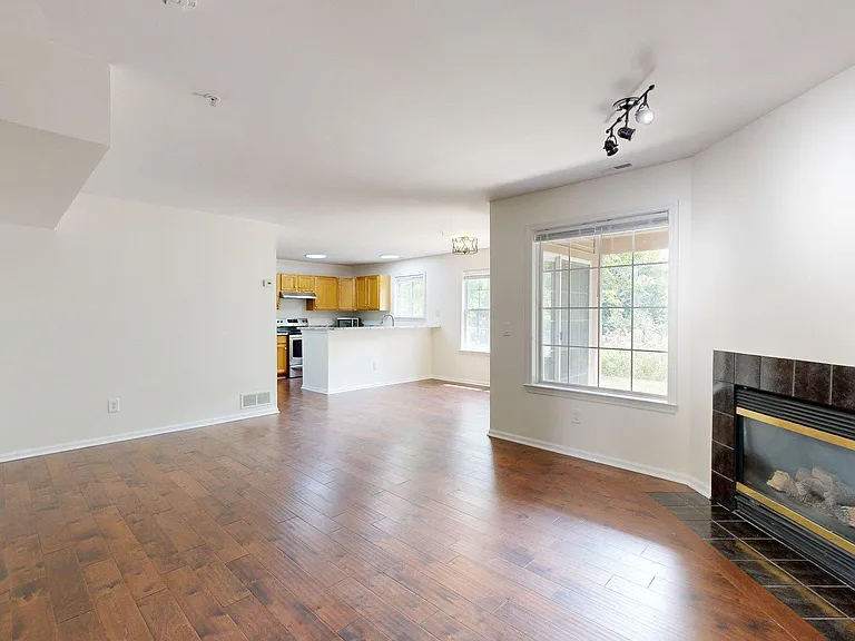 2812 Barclay Way — Photo 10