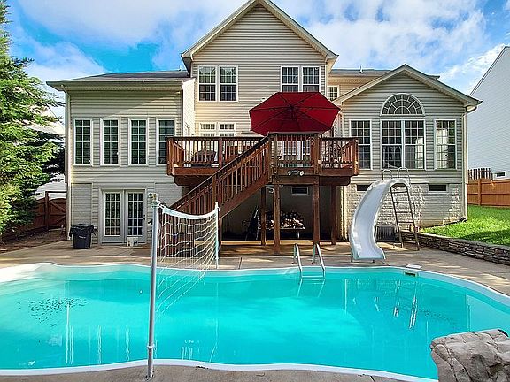 3rd image of 50 Nugent Dr