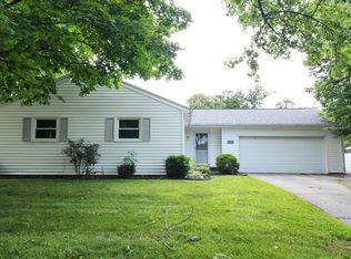 1232 Townley Dr, Bloomington, IL 61704