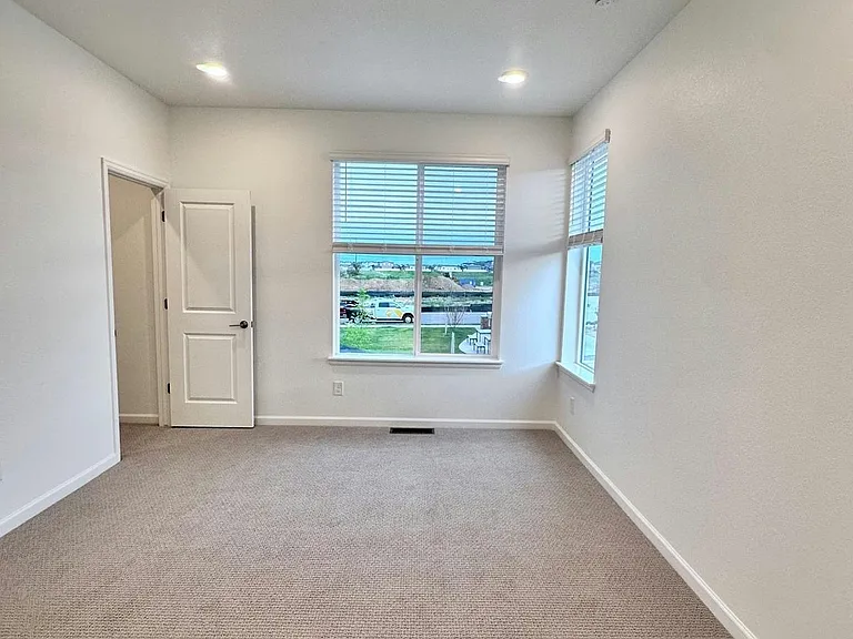 6857 Huddersfield Ln — Photo 12