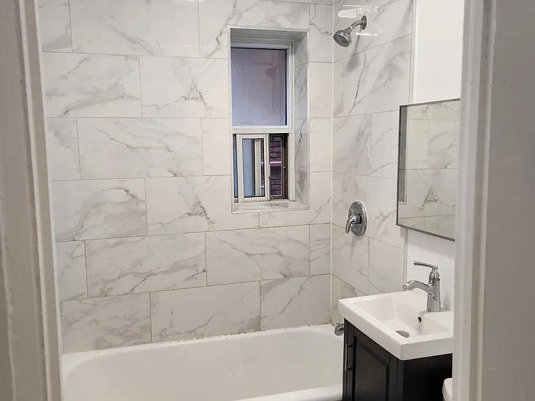 98 Vaughan Rd #202 — Photo 1