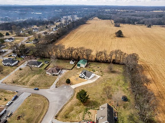 3rd image of 132 Trailside Dr