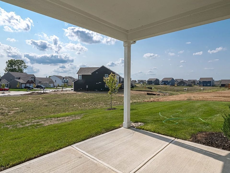 2nd image of 75 Isabelle Ln
