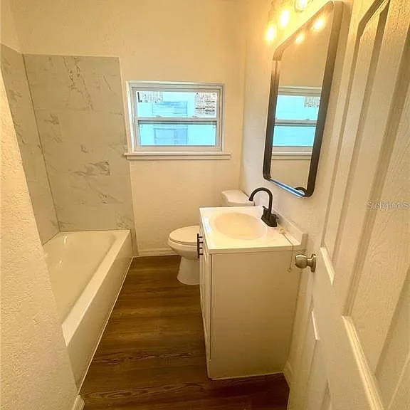 1539 Roselawn St SW — Photo 10