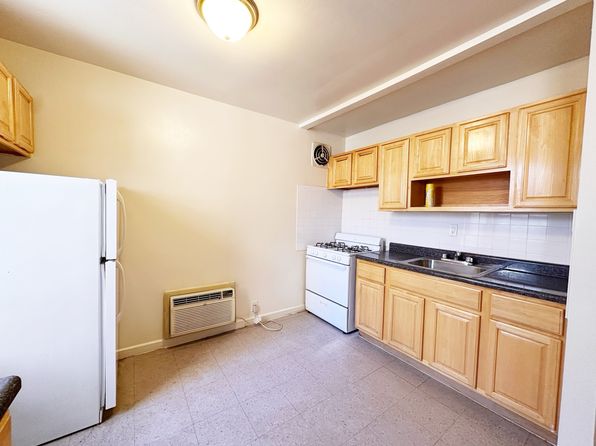 3515 Leverich St APT 204