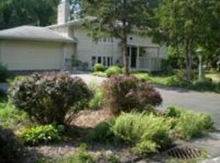 2685 Scott Ave N, Golden Valley, MN 55422