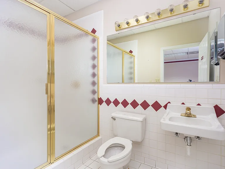 620 Quintard Ave #1 — Photo 43