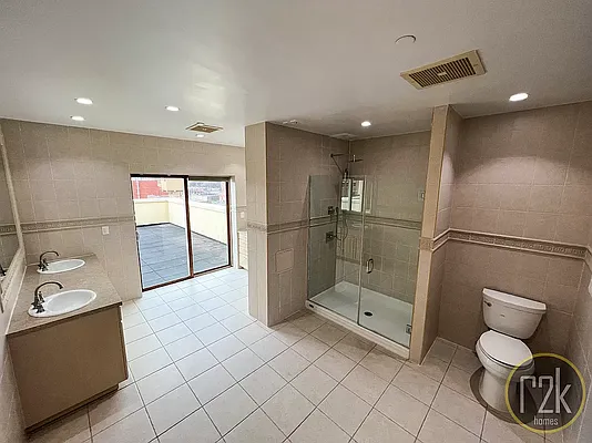 Rented by Realty 2000 Corp | media 71