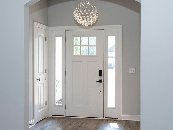 3rd image of 84 Habersham Avenue