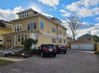 5 Woodford St, Worcester, MA 01604