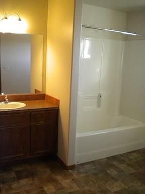 5th image of 564 11th St NE APT 2D
