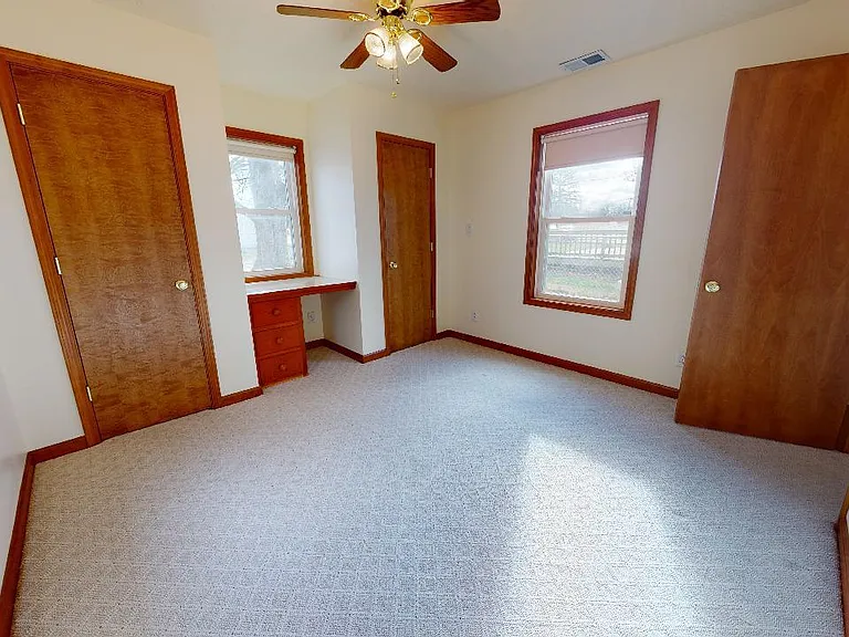 402 N Lafayette St — Photo 15