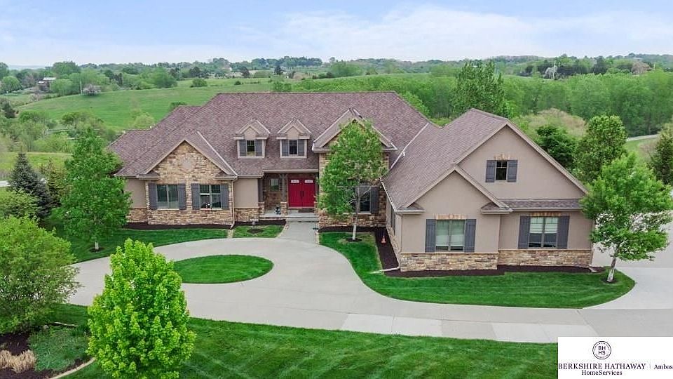 1st image of 5767 Clearwater Dr
