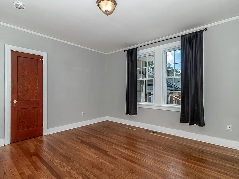 703 Hickman Rd — Photo 16