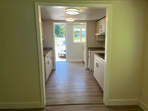 2nd image of 38810 Mountain Hwy E