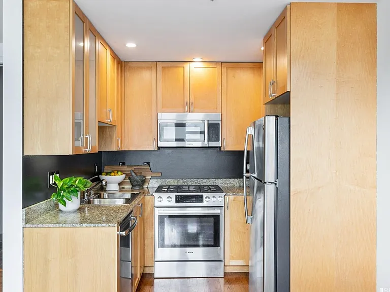 303 Langton St #2 — Photo 16