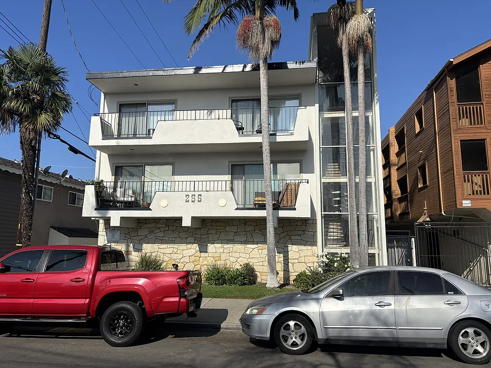255 Temple Ave #5