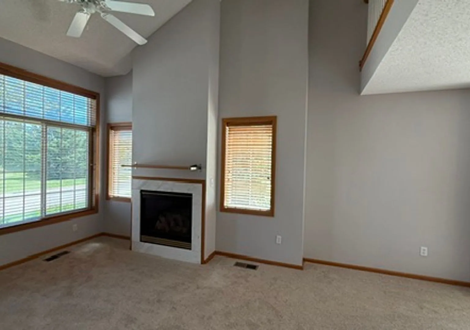 Pristine Townhome Avail Now! — Photo 2