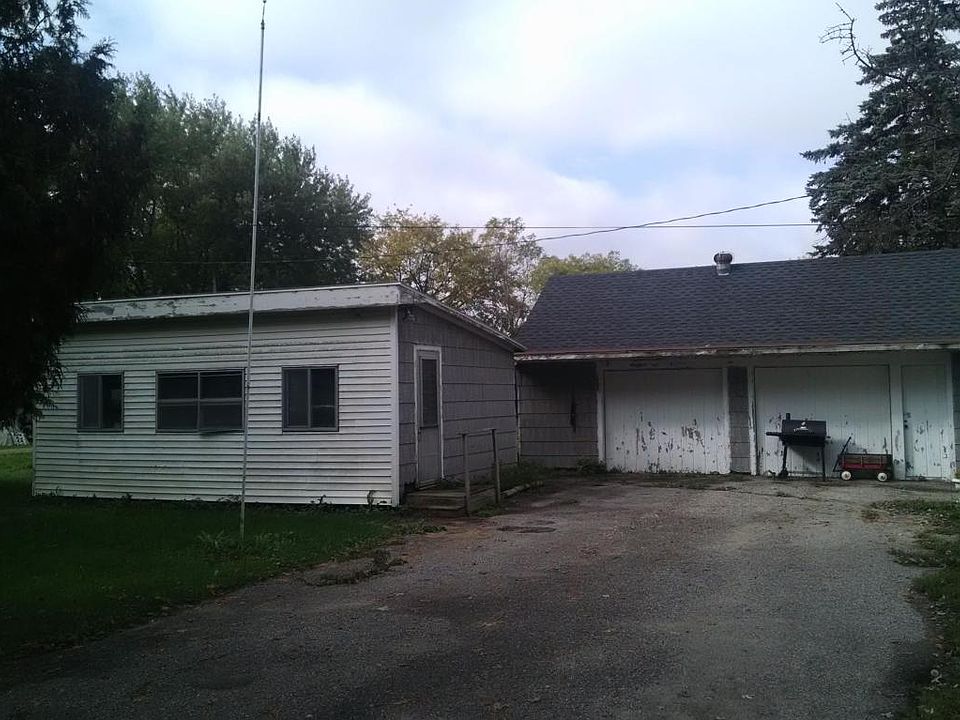 2nd image of 6179 Clinton St