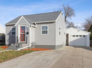 1047 7th St, Marion, IA 52302