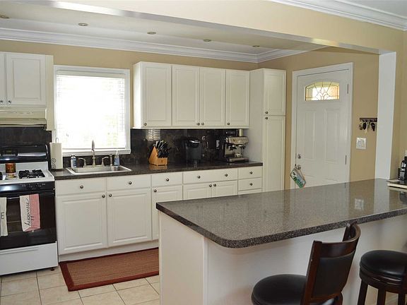 5th image of 249 Lidge Dr